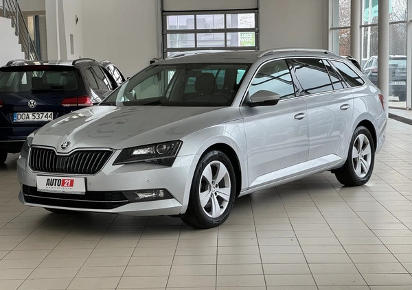 Skoda Superb cena 89900 przebieg: 112896, rok produkcji 2019 z Tykocin małe 667